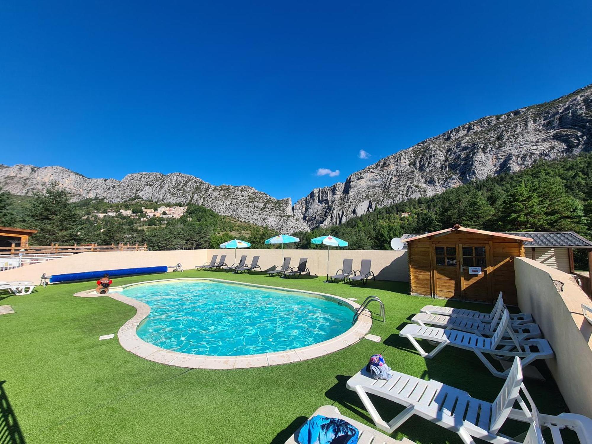 Campsite La Pinatelle 2*